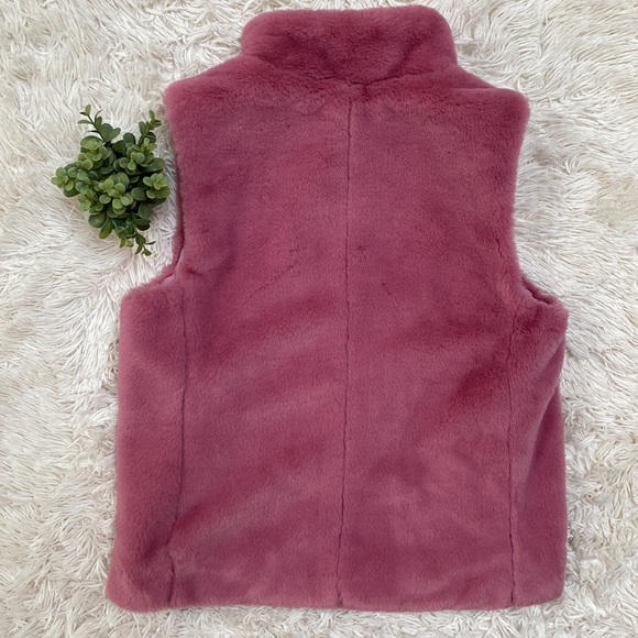 🎉HP🎉 J. Crew Faux Fur Vest 💗 Guava Berry Pink - Picture 7 of 16
